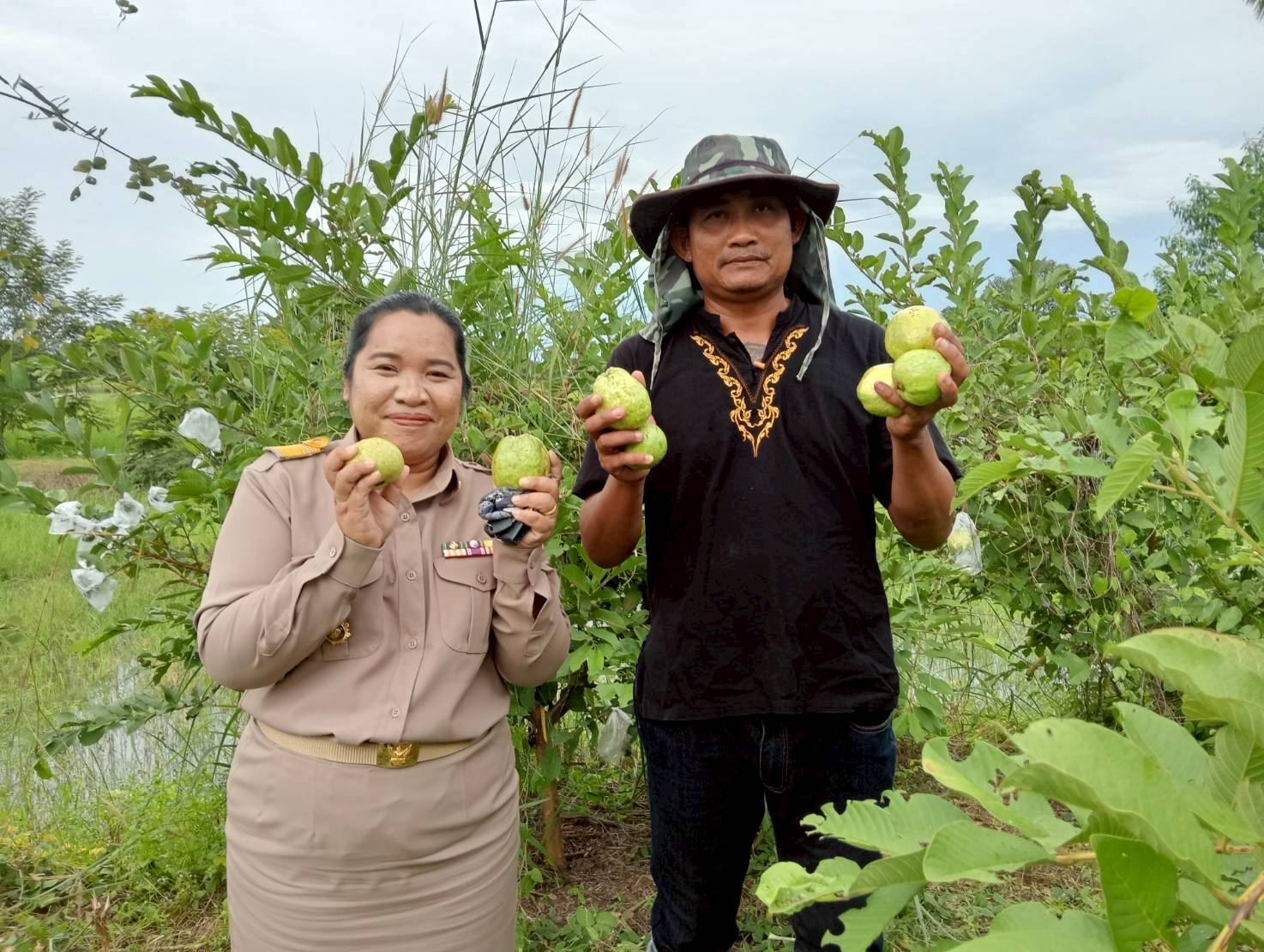 สพอ.เดชอุดม ลงพื้นที่ติดตามศูนย์เรียนรู้ฯ โคก หนอง นา ตามโครงการพัฒนาหมู่บ้านเศรษฐกิจพอเพียง