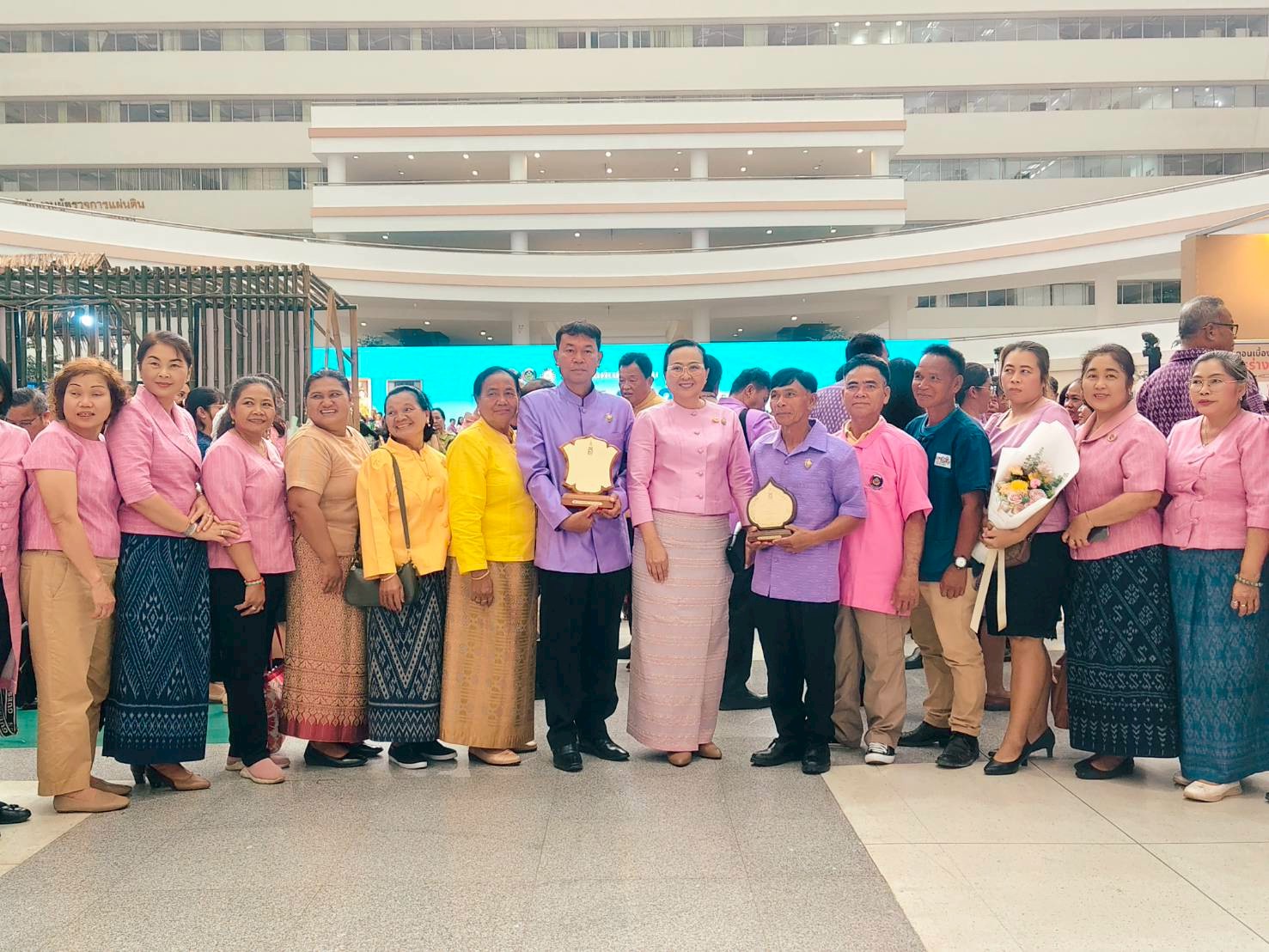 สพอ.เดชอุดม ร่วมงาน “วันพัฒนาชุมชน ครั้งที่ 14” ณ ลานชั้น 2 อาคาร B ศูนย์ราชการเฉลิมพระเกียรติฯ แจ้งวัฒนะ กรุงเทพมหานคร